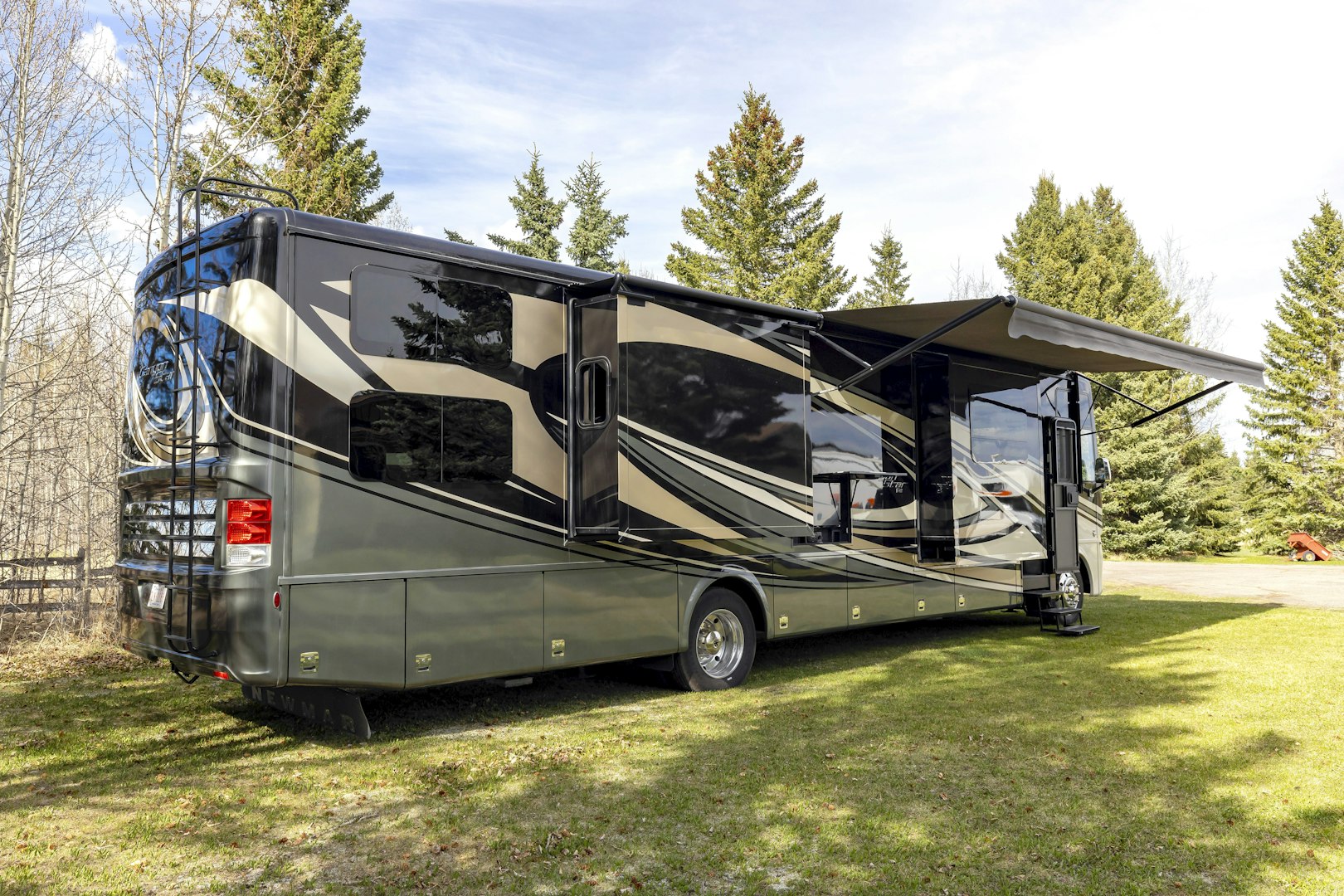 Mobile RV exterior detailing service in Baton Rouge, LA